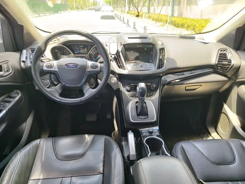 Ford Kuga 2015 — фото 5