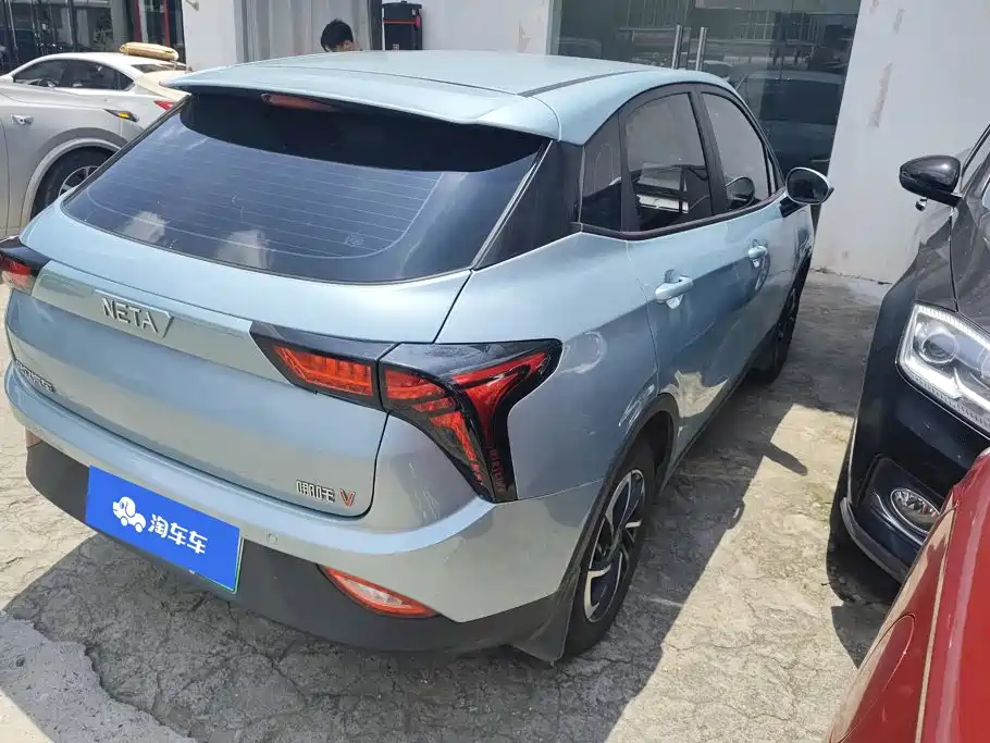 Neta V 2022