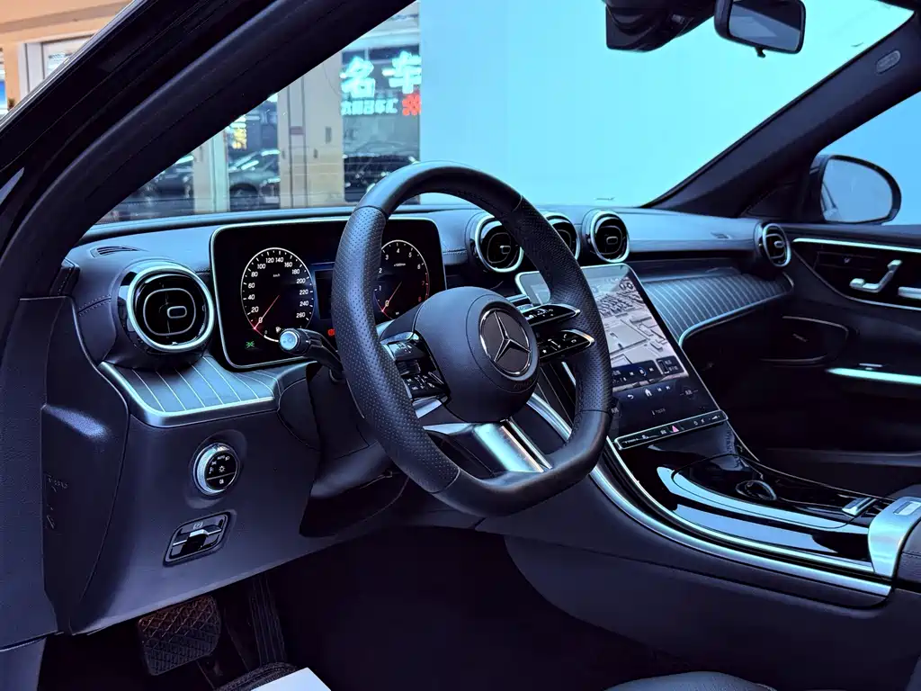 Mercedes-Benz C-Class 2023 — фото 9