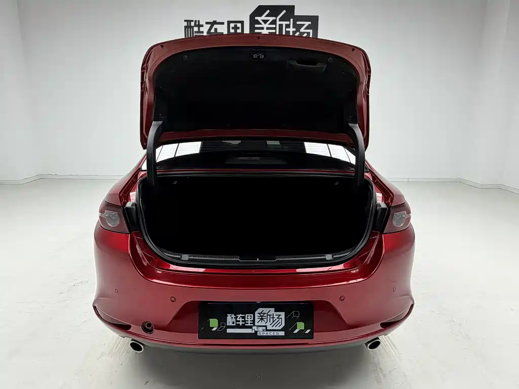 Mazda 3 Axela 2023 — фото 15
