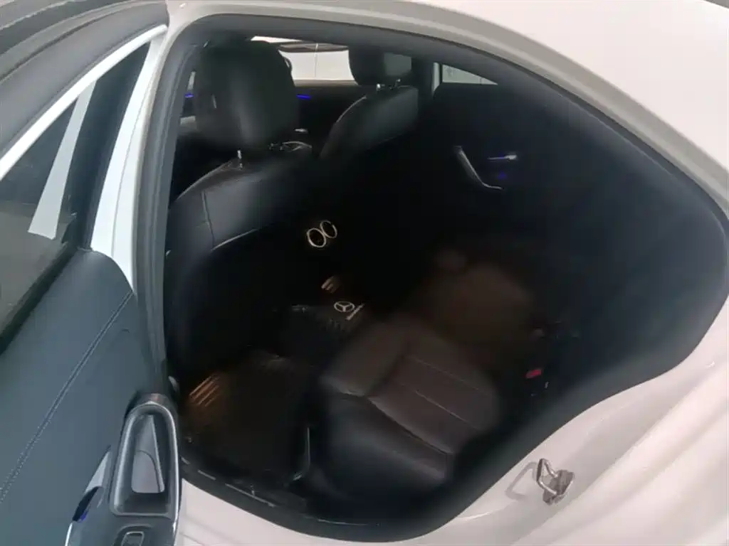 Mercedes-Benz A-Class 2022 — фото 17