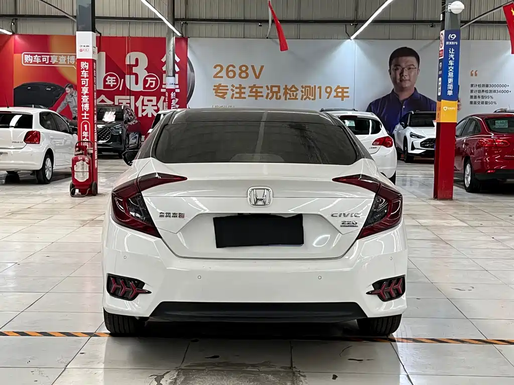 Honda Civic 2020 — фото 15