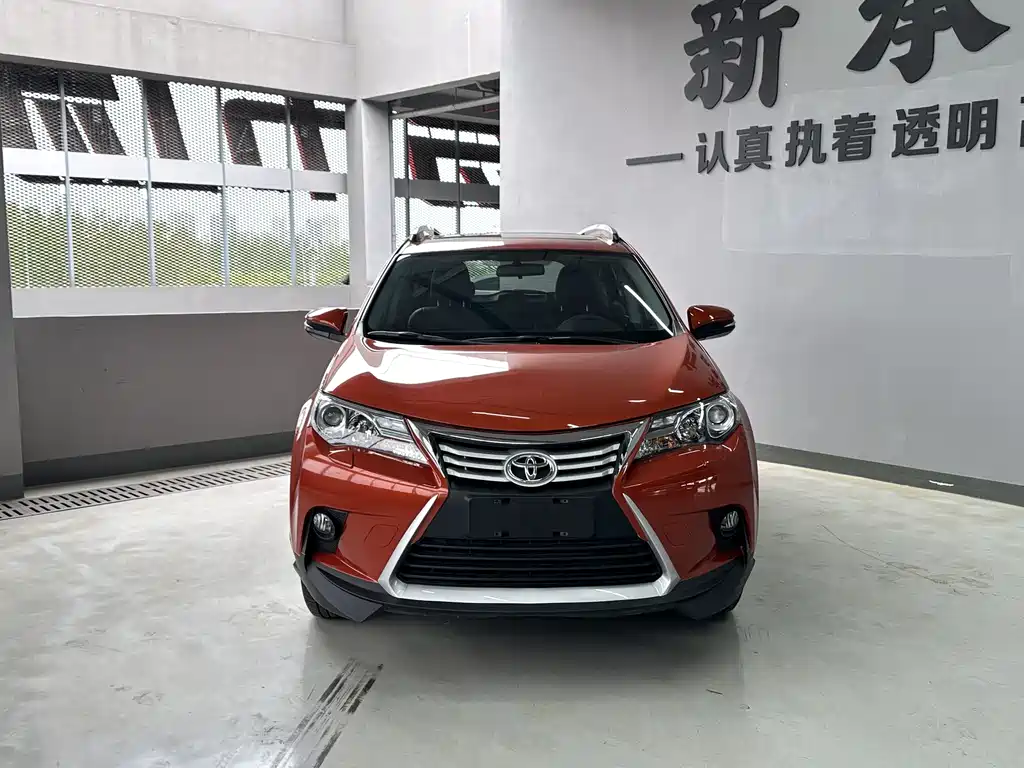 Toyota RAV4 2016 — фото 2