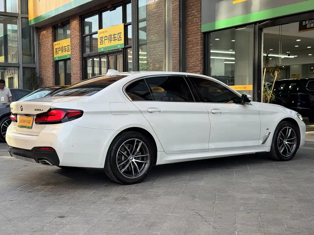 BMW 5 Series 2024
