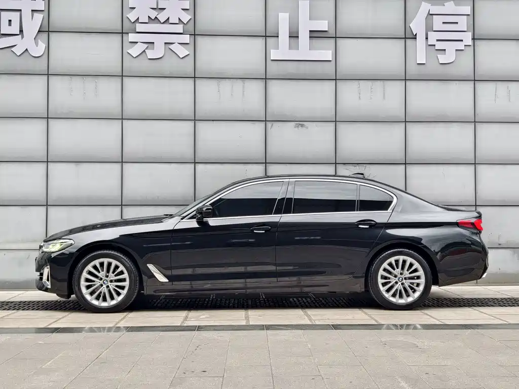 BMW 5 Series 2022