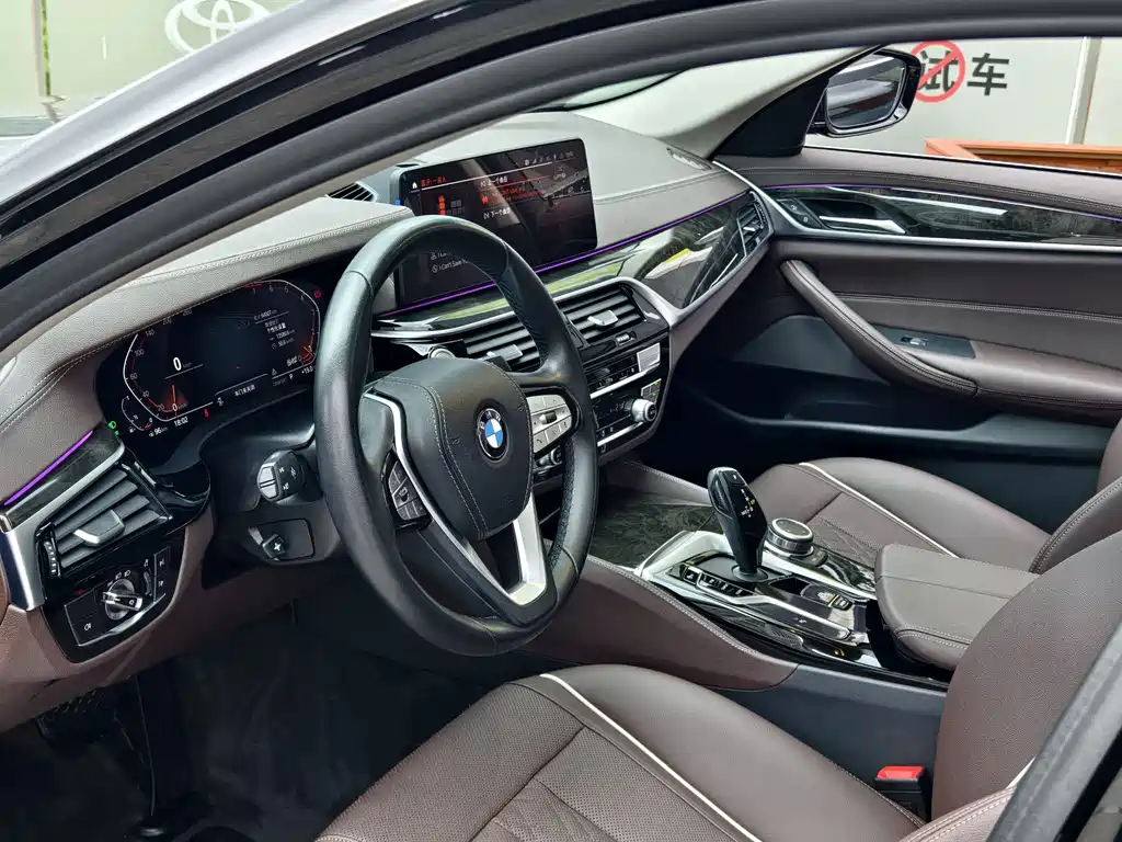BMW 5 Series 2022 — фото 12