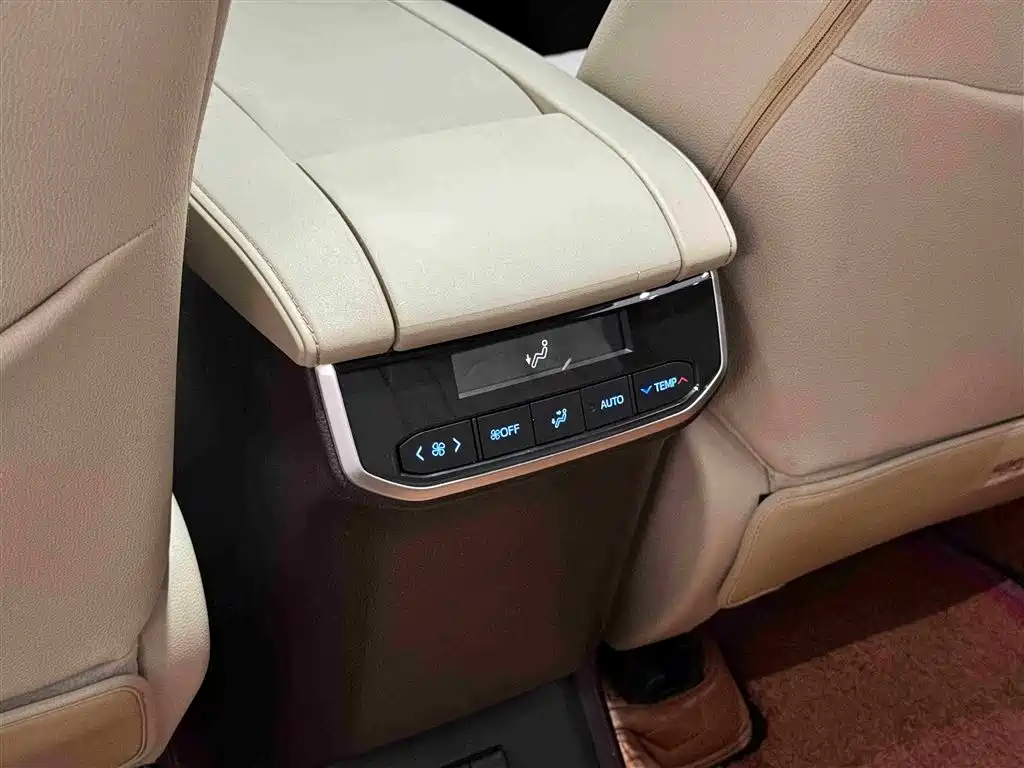 Toyota Highlander 2022 — фото 15