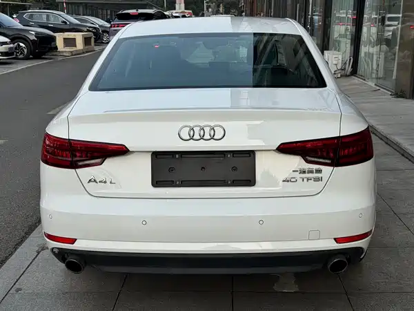 Audi A4L 2017