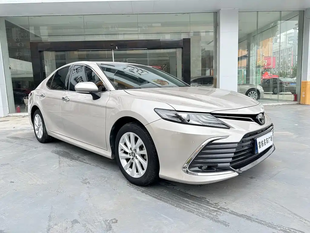 Toyota Camry 2021 — фото 3