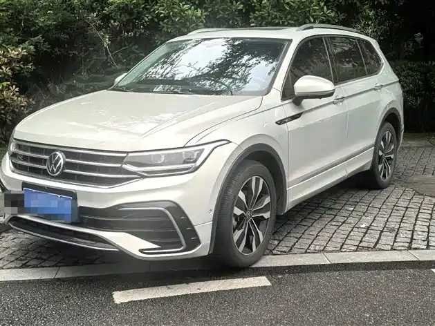 Volkswagen Tiguan L 2022 — фото 9