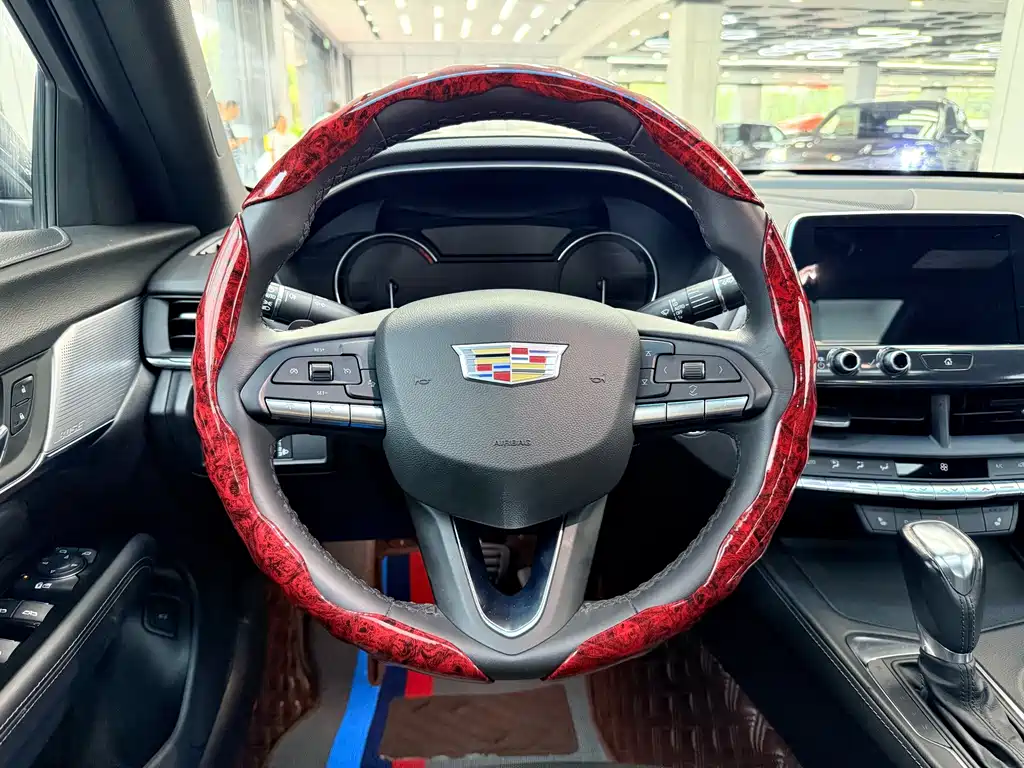 Cadillac CT4 2022 — фото 10