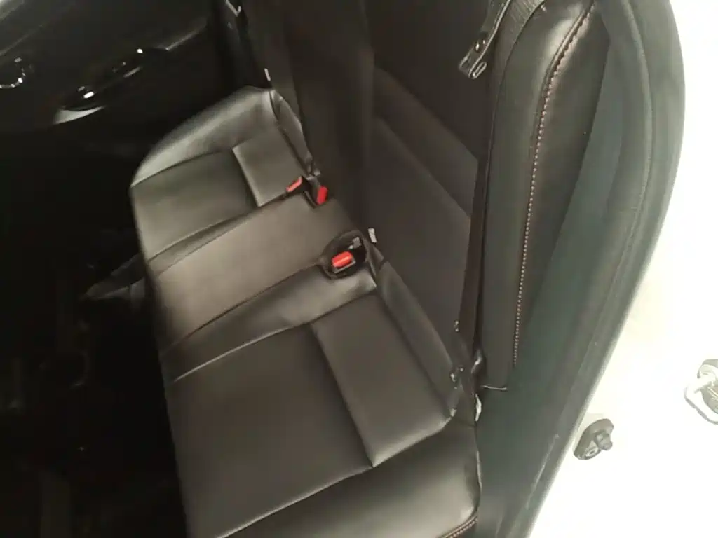 Toyota Yaris L 2020 — фото 17