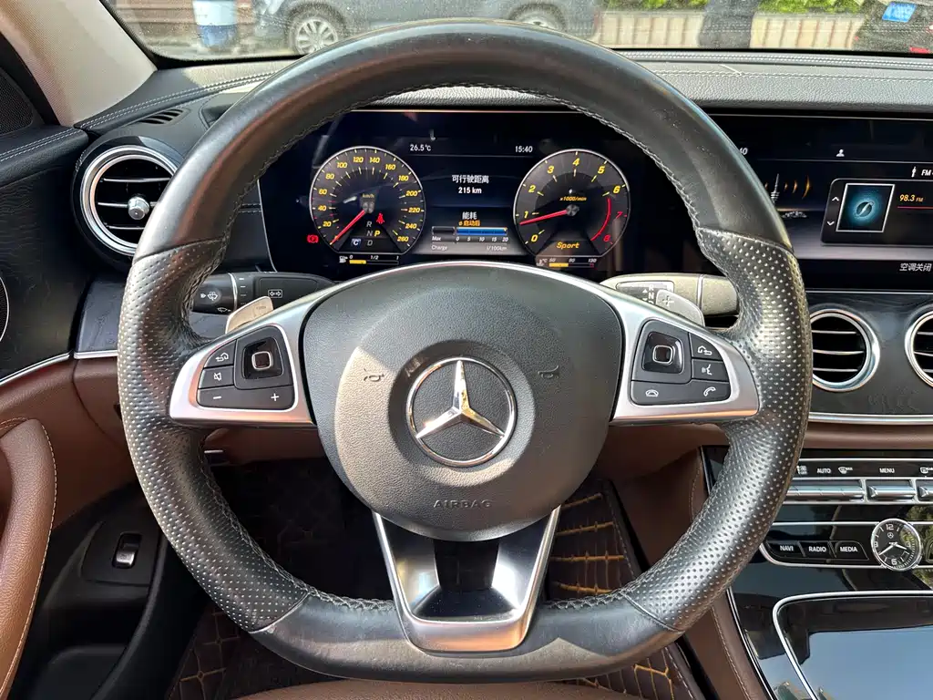 Mercedes-Benz E-Class 2017 — фото 10