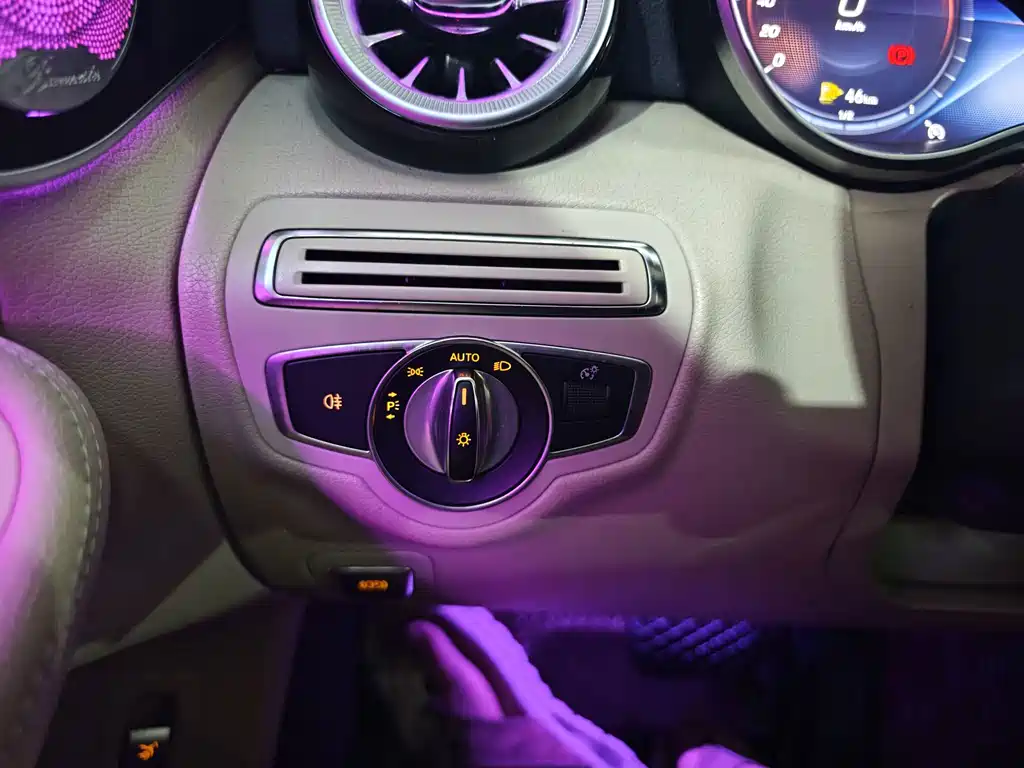 Mercedes-Benz C-Class 2019 — фото 11