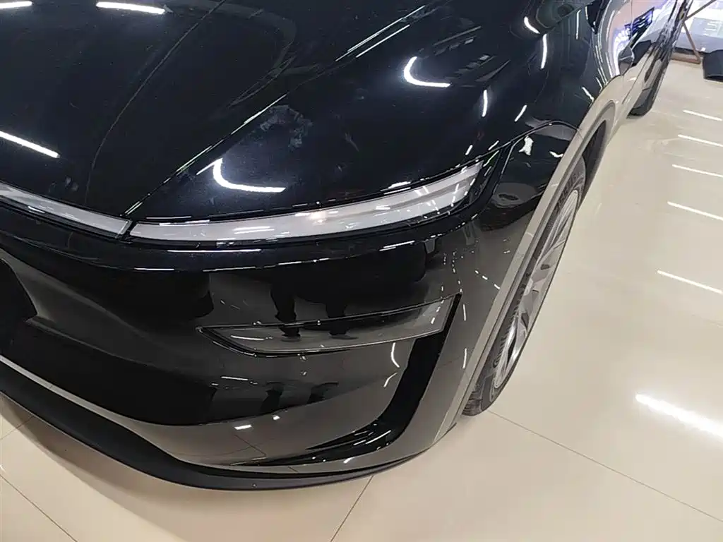 Tesla Model Y L 2025 — фото 24