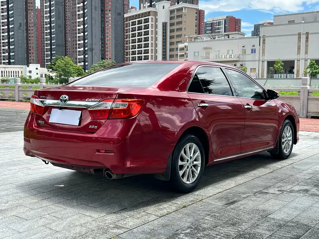 Toyota Camry 2014 — фото 9
