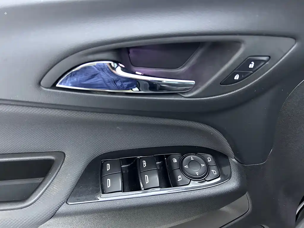 Chevrolet Equinox 2021 — фото 12