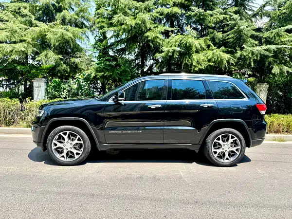 Jeep Grand Cherokee 2022