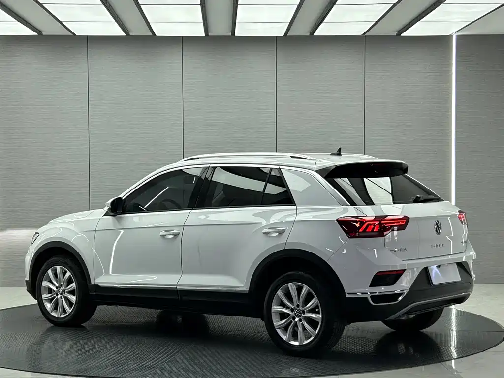 Volkswagen T-Roc 2022 — фото 4