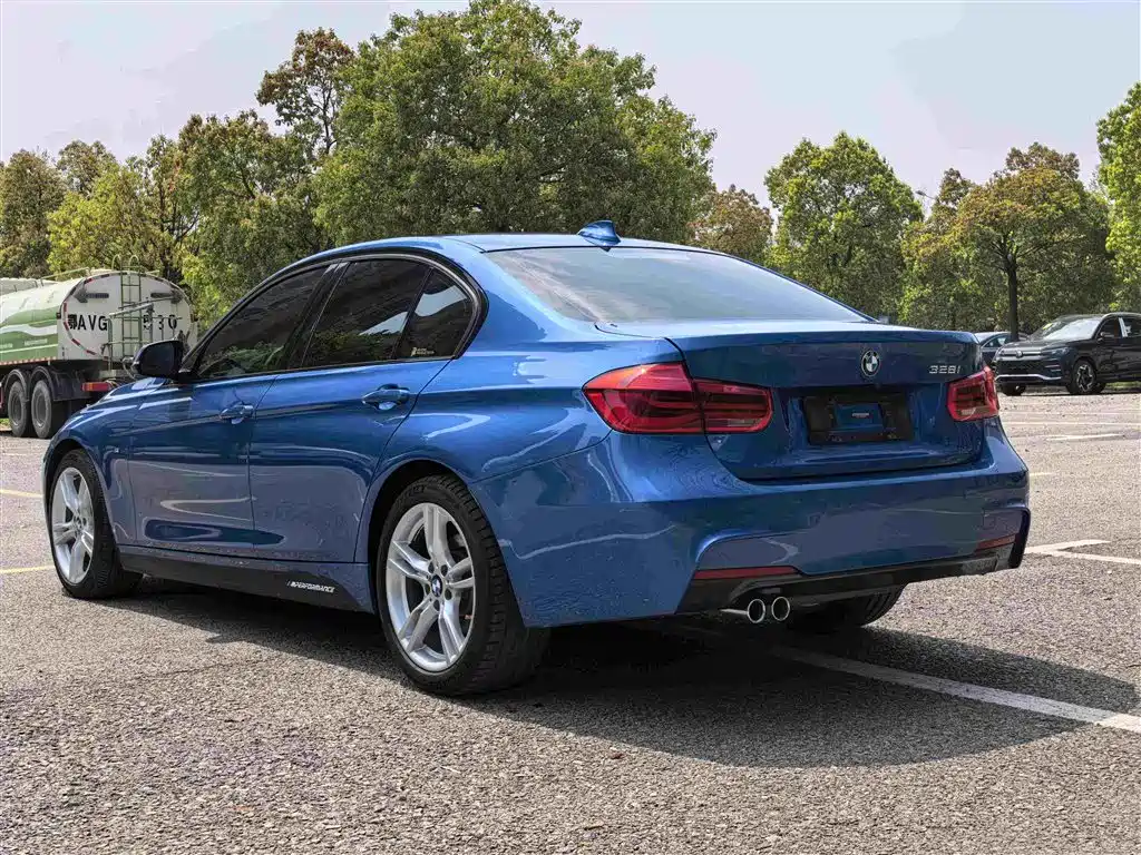 BMW 3 Series 2016 — фото 13