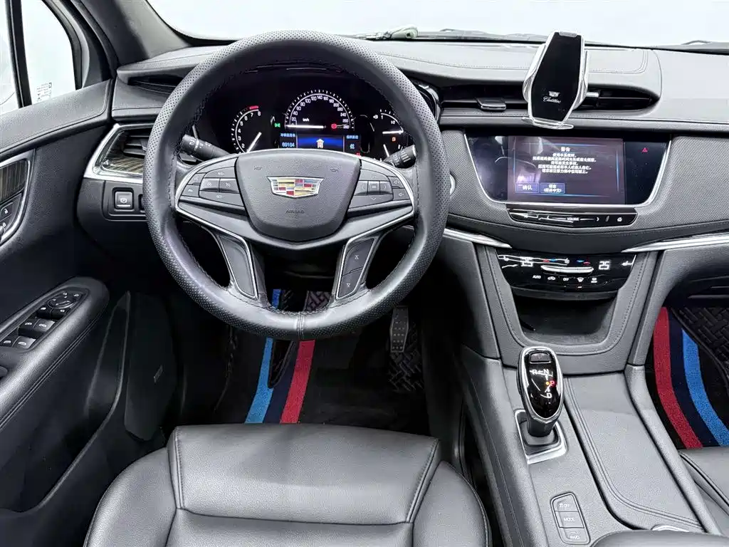 Cadillac XT5 2019 — фото 16