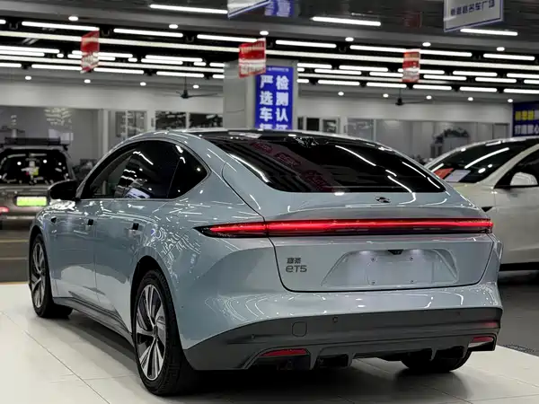 NIO ET5 2023