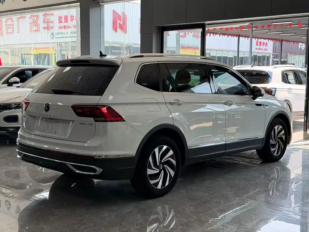 Volkswagen Tiguan L 2022 — фото 16