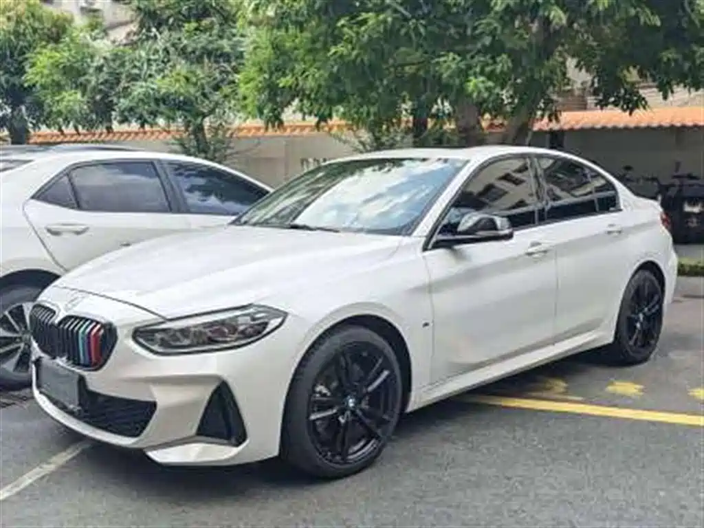BMW 1 Series 2023 — фото 1