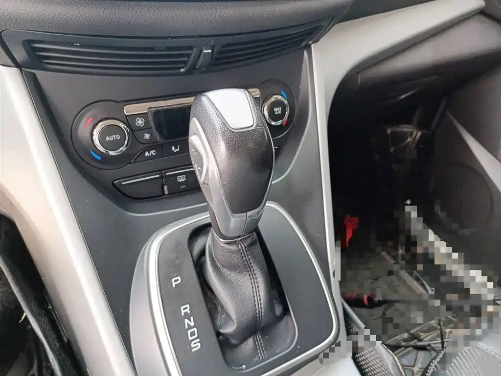 Ford Kuga 2016 — фото 10