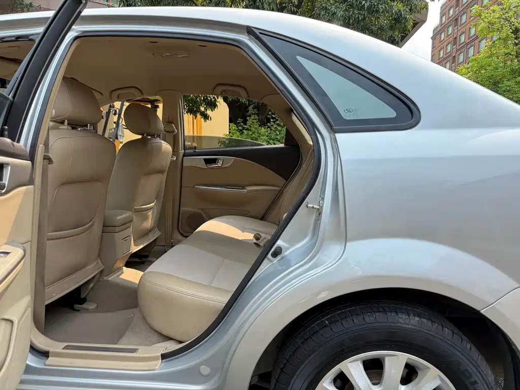 Buick Excelle 2012