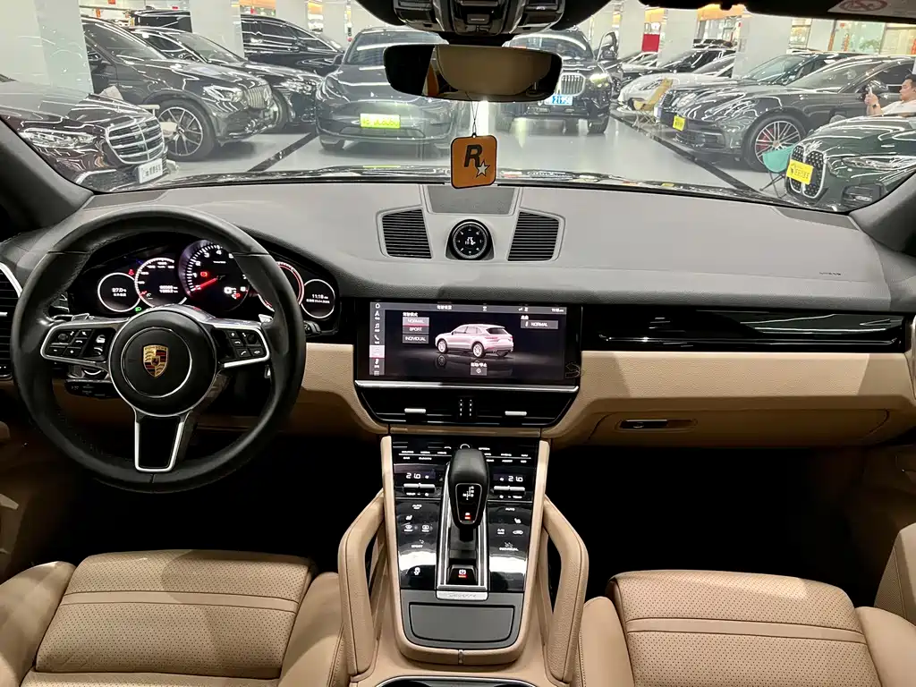 Porsche Cayenne 2019 — фото 11