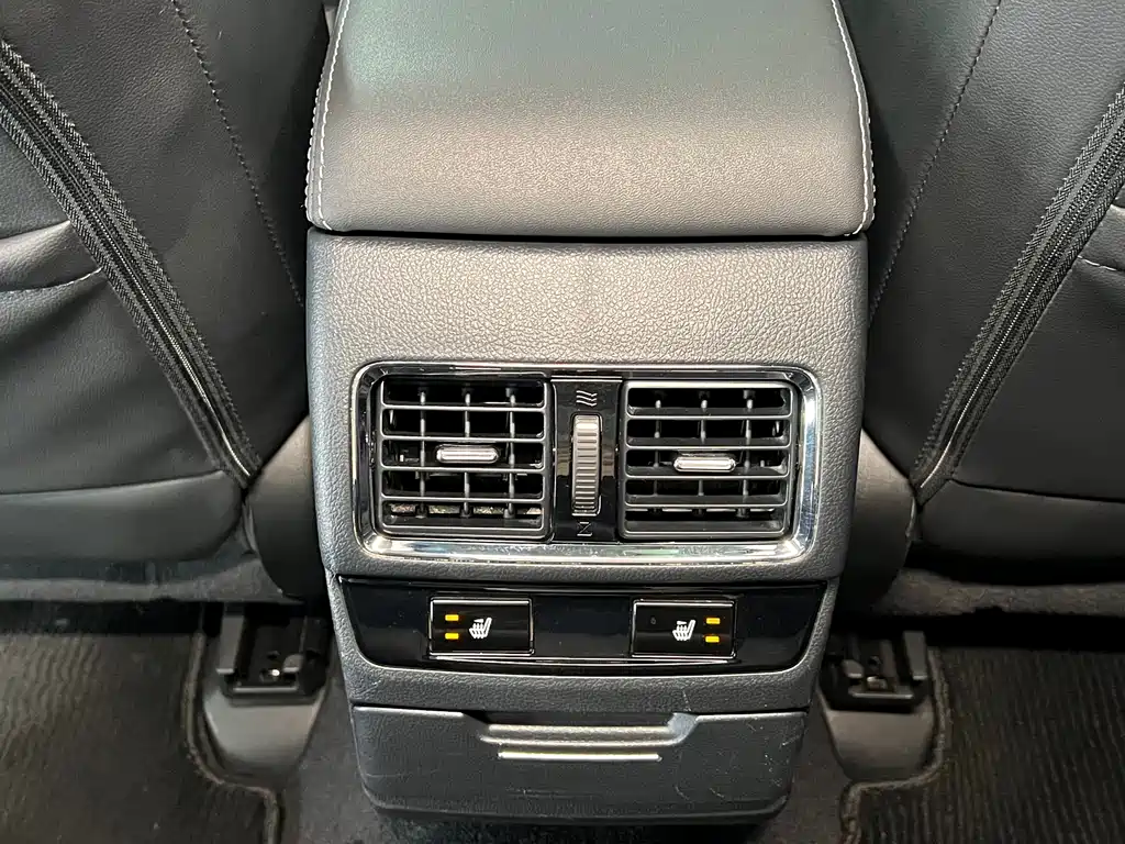 Subaru Outback 2017 — фото 23
