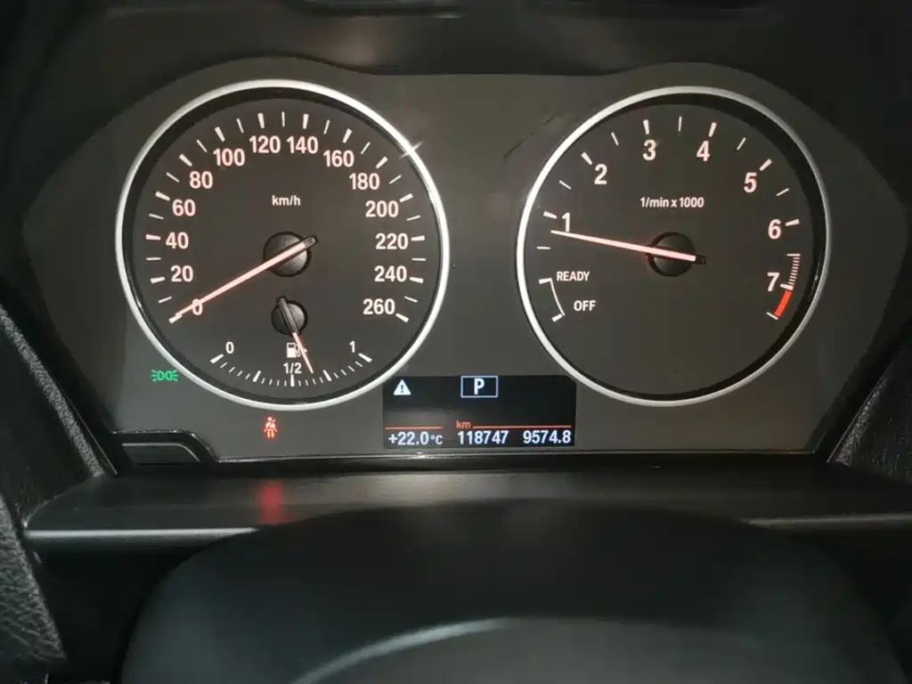 BMW 1 Series 2015 — фото 12