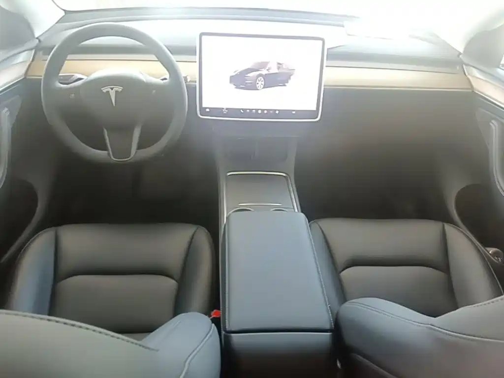 Tesla Model Y 2023 — фото 10