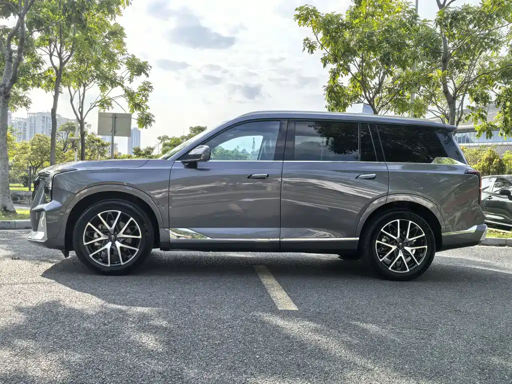 GAC Motor Trumpchi GS8 2022 — фото 4