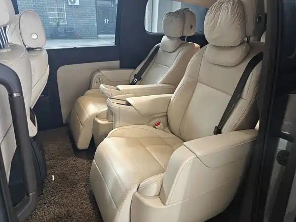 Li Auto MEGA 2024
