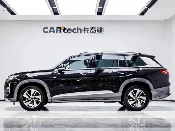 Audi Q6 2024
