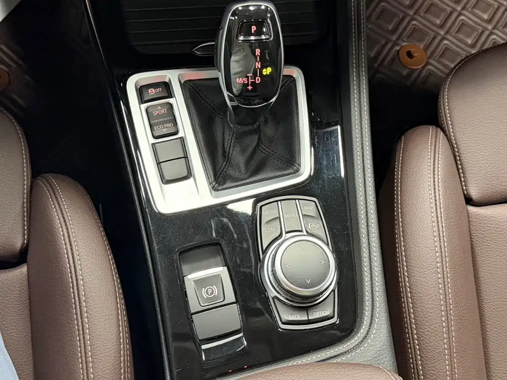 BMW 1 Series 2023 — фото 14