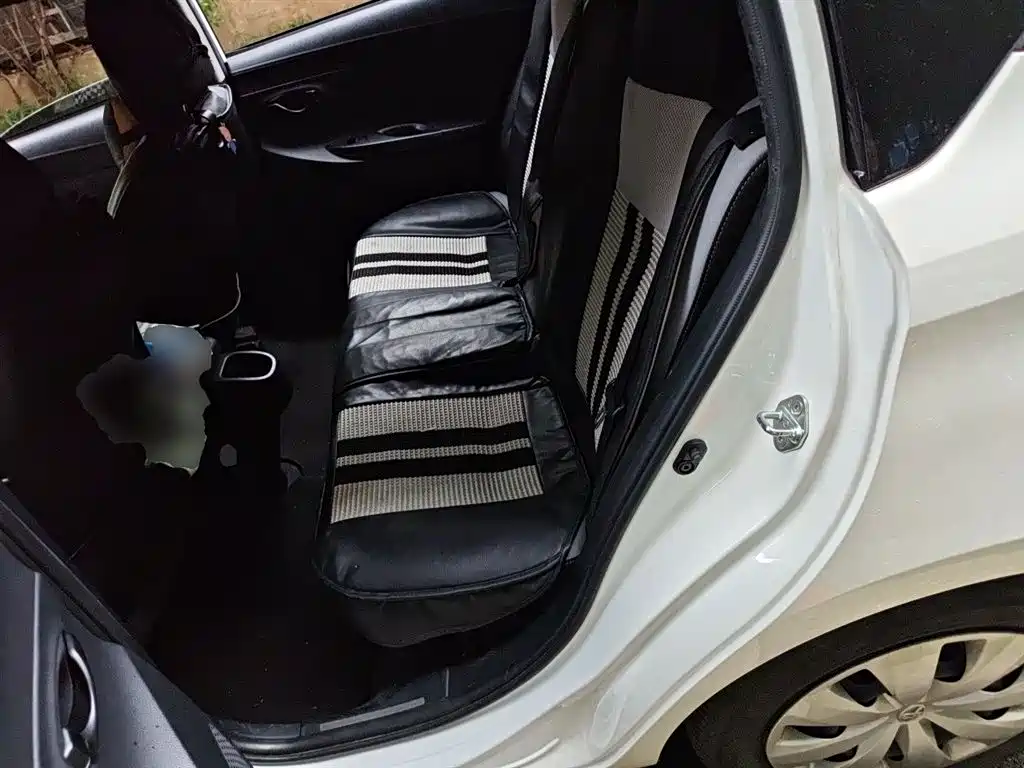 Toyota Yaris L 2021 — фото 13
