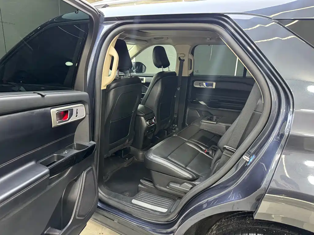 Ford Explorer 2020 — фото 22