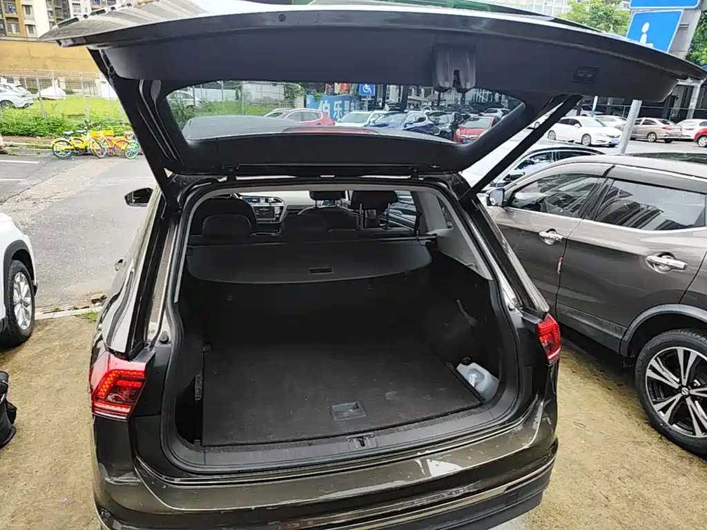 Volkswagen Tiguan L 2017 — фото 19