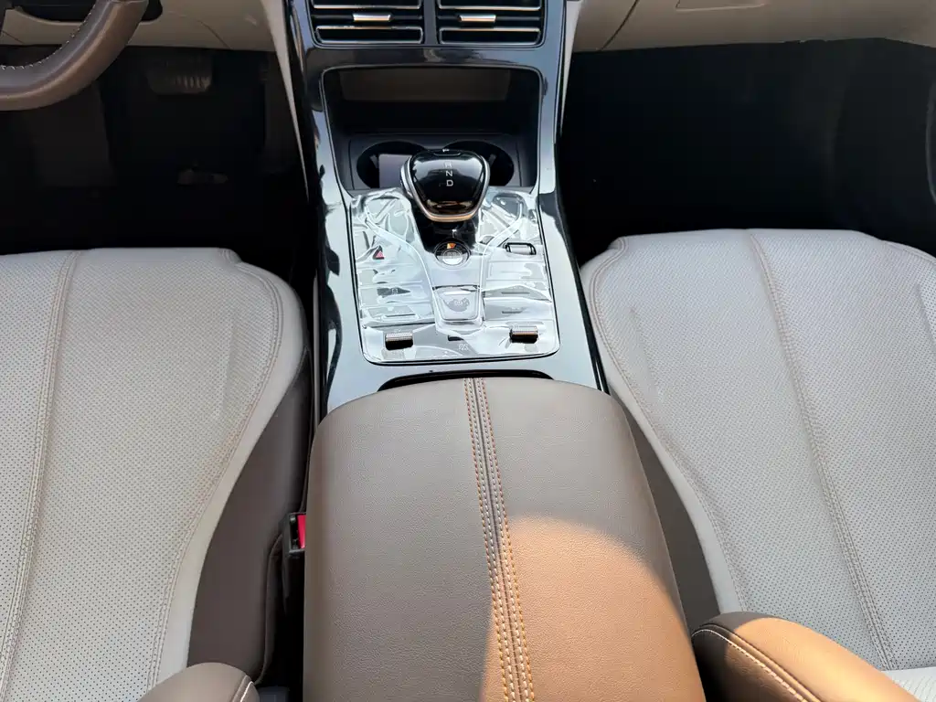 BYD Qin PLUS 2023 — фото 12