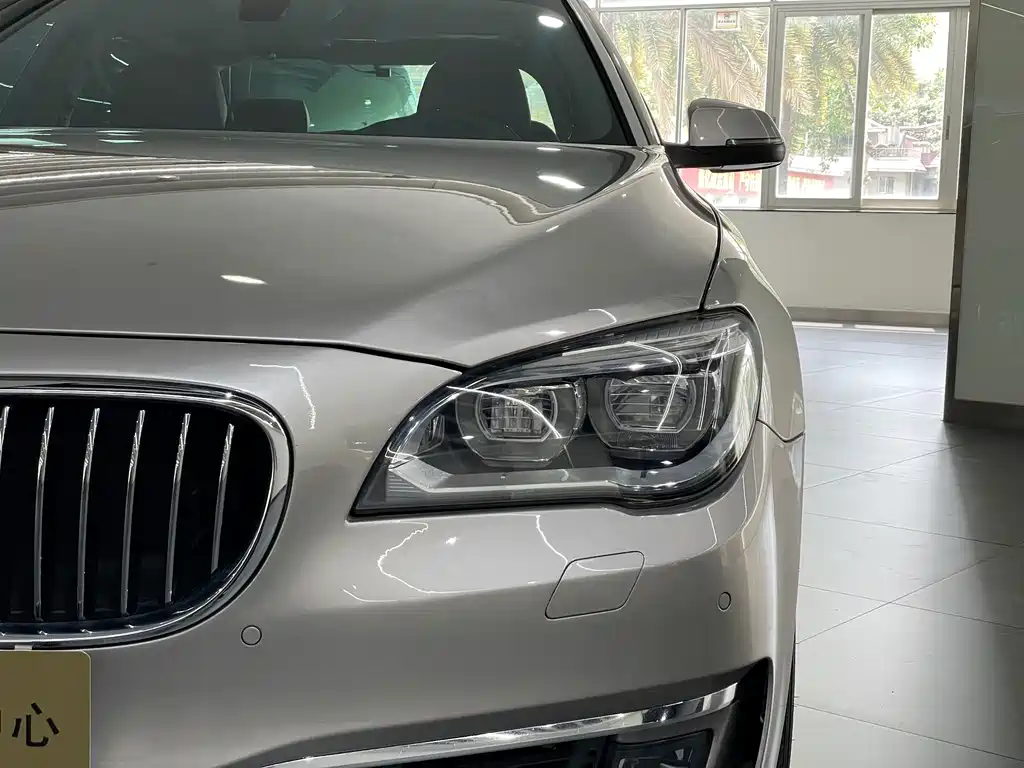BMW 7 Series 2014 — фото 8
