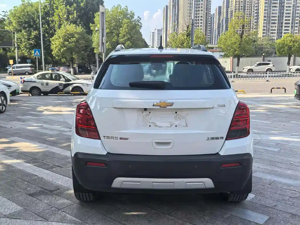 Chevrolet Trax 2015 — фото 8