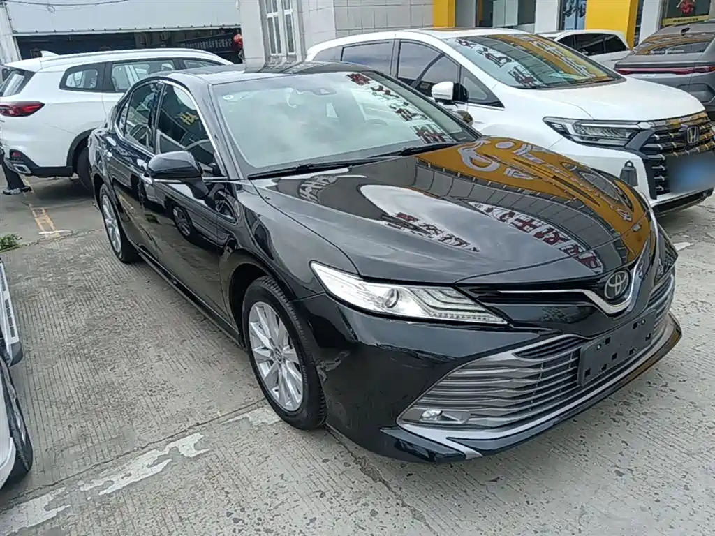 Toyota Camry 2019 — фото 4