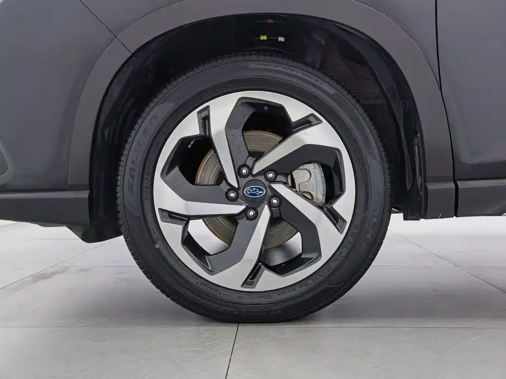 Subaru Forester 2024 — фото 17