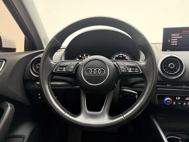 Audi A3 2019 — фото 11