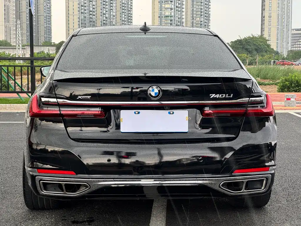 BMW 7 Series 2018 — фото 12