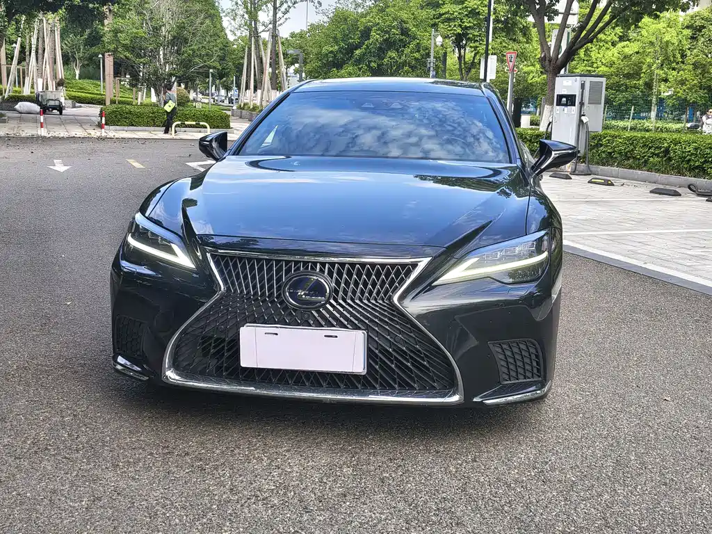Lexus LS 2021 — фото 2