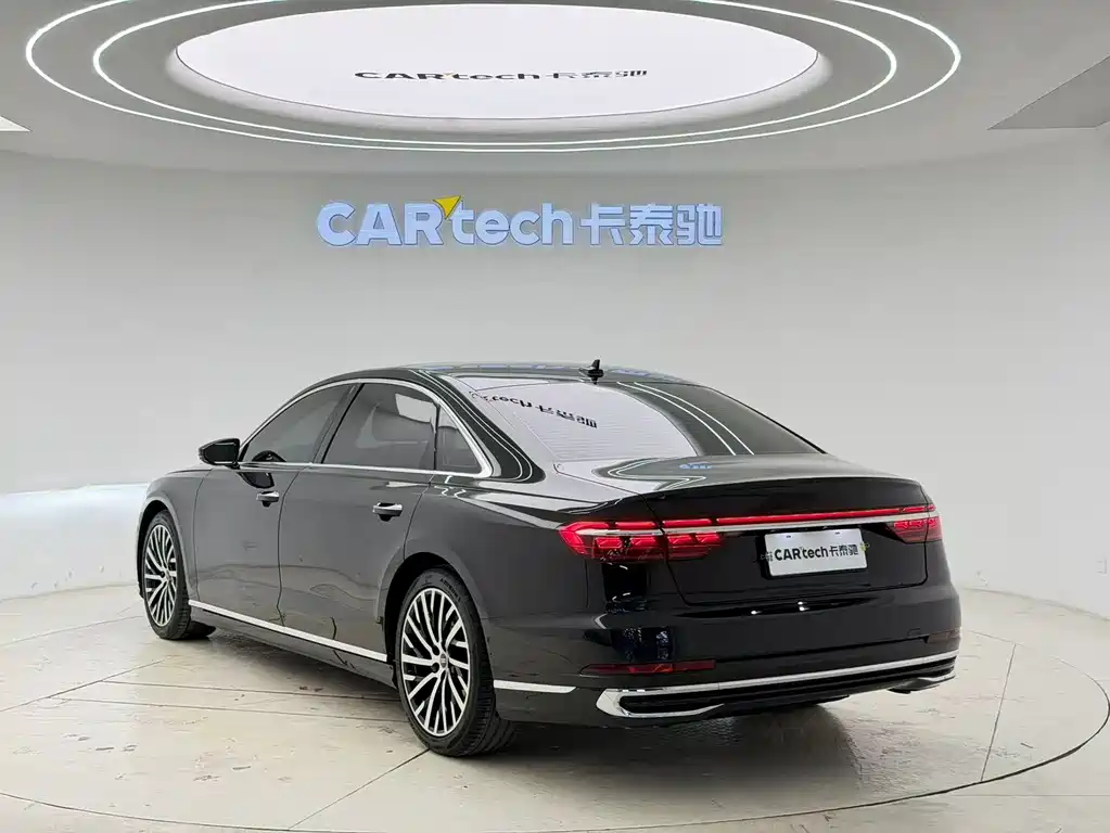 Audi A8 2023 — фото 6